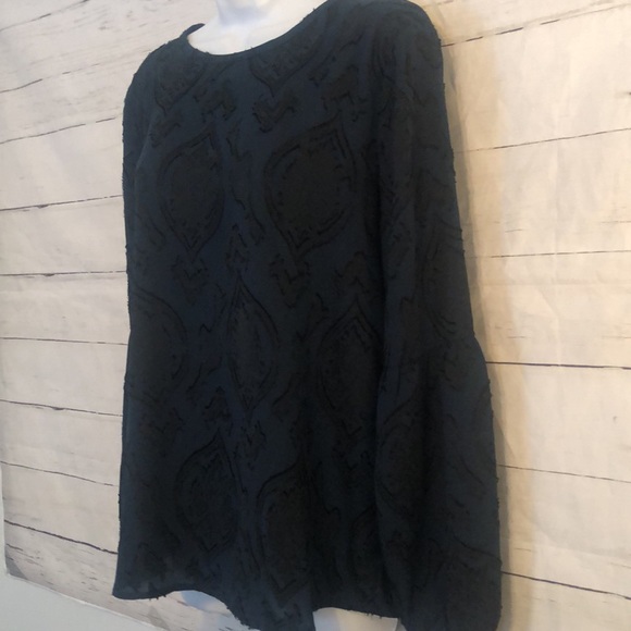 Loft Top - Picture 3 of 7